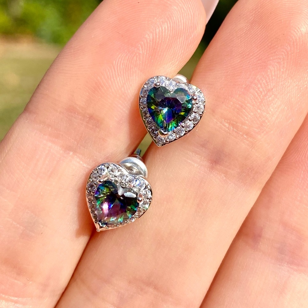 NEW Sterling Silver Heart ❤️ Stud Earrings - Picture 1 of 4